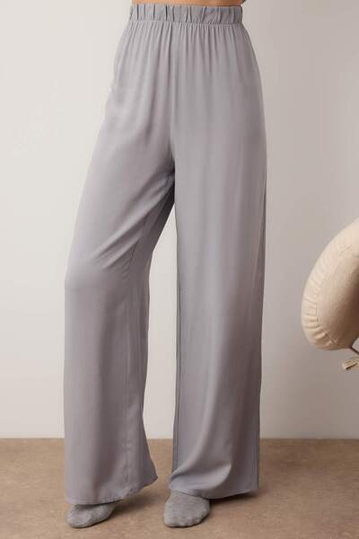 Trendyol Collection Γκρι ίσιο σετ πιτζάμες Shally Woven THMAW22PT1109