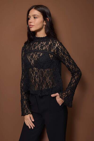 Trendyol Collection Black Stripe Accessory Detail Regular/Normal Fit Lace Flexible Knitted Blouse Twoaw26Bz00333