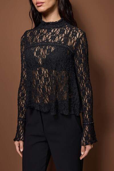 Trendyol Collection Black Stripe Accessory Detail Regular/Normal Fit Lace Flexible Knitted Blouse Twoaw26Bz00333