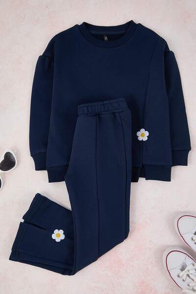 TRENDYOLKIDS Marineblaues, geblümtes, gestricktes Oberteil und Unterteil-Set TKDAW26AU00011