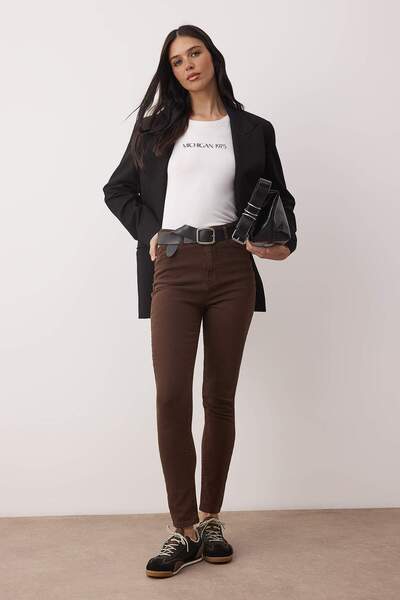 Trendyol Collection Καφέ ψηλόμεσο στενό τζιν TWOAW24JE00068