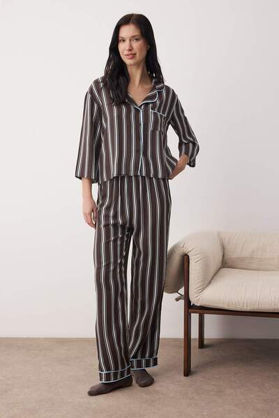 Trendyol Collection Σετ πιτζάμες από βισκόζη καφέ-μπλε απλό υφαντό Shally THMAW21PT0292