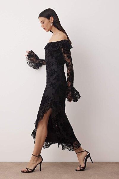 Trendyol Collection Μαύρο φόρεμα με βολάν από τούλι με τύπωμα με μάξι επένδυση TPRAW26EL00083