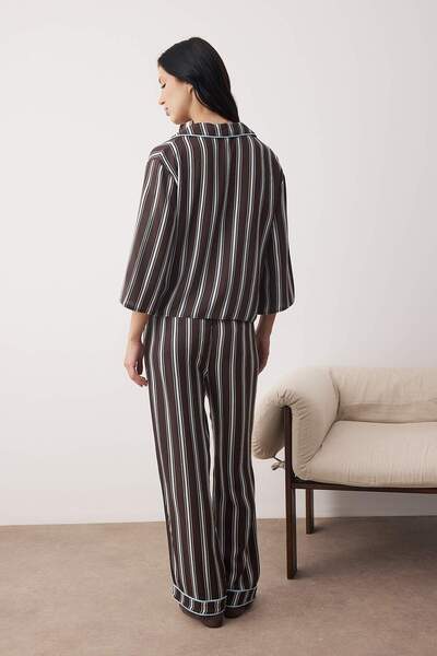 Trendyol Collection Σετ πιτζάμες από βισκόζη καφέ-μπλε απλό υφαντό Shally THMAW21PT0292