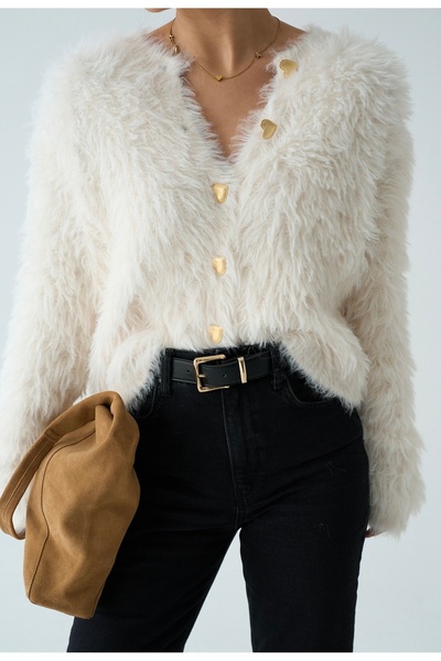 Berf كارديجان فاخر بأزرار على شكل قلب ذهبي من الريش الأبيض من إكرو