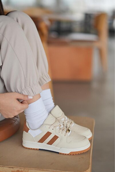 SOLAZER Kadın Beyaz Ortopedik Taban Günlük Sneaker 056