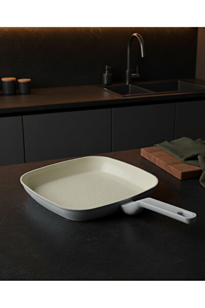 Jumbo Swiss Crystal Light Grey Grill Tava 28 cm