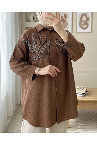 Modamorfo Długa koszula z cekinami z przodu – kawa