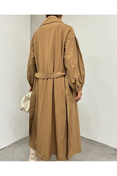 Modamorfo Trenchcoat mit elastischen Ärmeln und Gürtel - Hellbraun