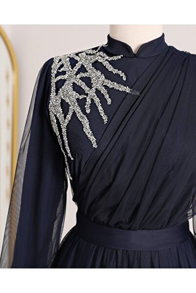 Modamorfo Βραδινό φόρεμα από τούλι με ντραπέ και πέτρινη λεπτομέρεια στο μπροστινό μέρος