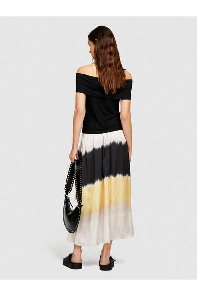 Sisley تي شيرت فيسكوز مزيج متنوع بقصة ضيقة مفتوحة الأكتاف للنساء - تي شيرت أس...