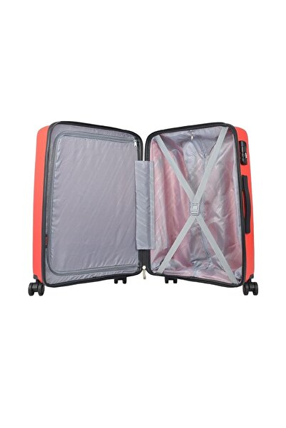 Vip Quad Set Of 3 Polypropylene Hard Sided 4-Wheeler Spinner Trolley Bag with TSA Lock