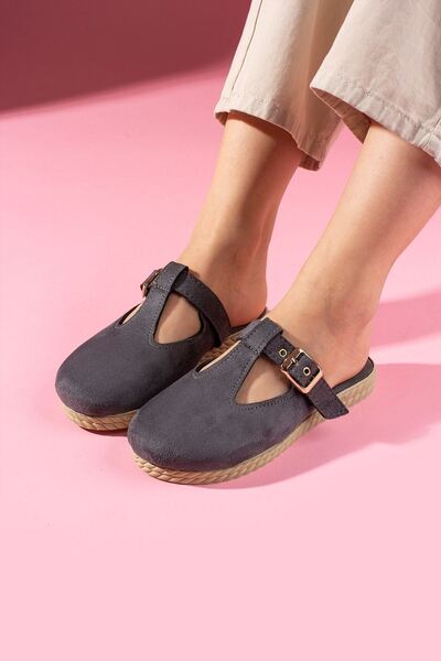 FUGA MODA Sabrosa Gray Suede Buckle Front Closed Women's Slippers