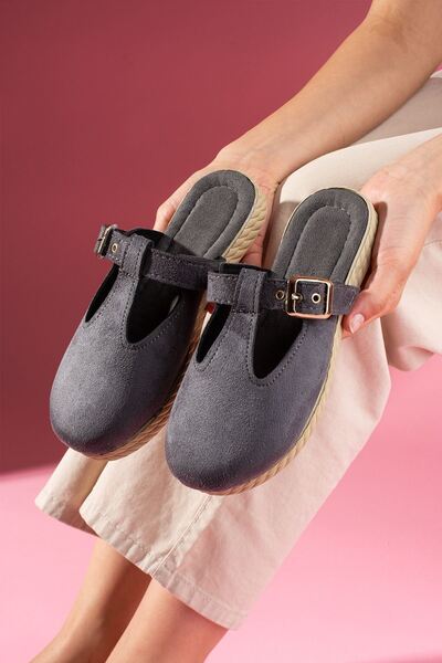 FUGA MODA Sabrosa Gray Suede Buckle Front Closed Women's Slippers