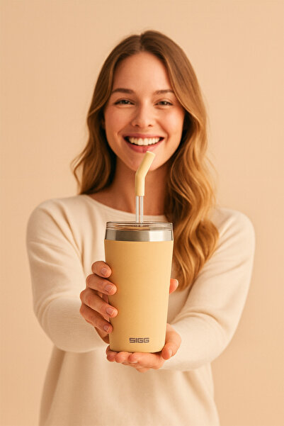 SIGG Helia Vacuum Stainless Steel Thermos Mug Salmon Color Bpa Free 450 ml with Glass Straw and Cleaning Brush