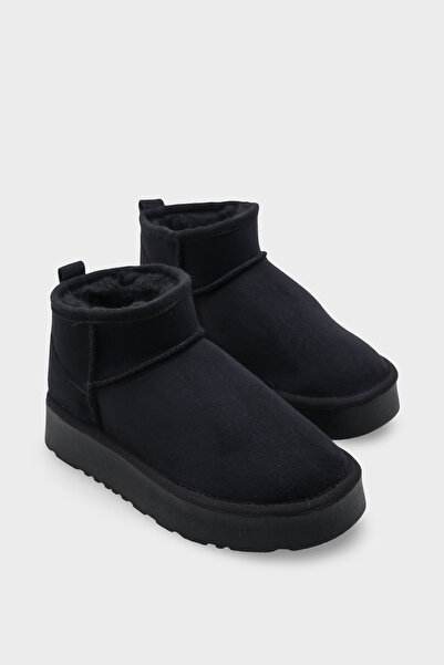 Capone Outfitters Μαύρα σουέτ μποτάκια με χοντρή σόλα, στρογγυλά δάχτυλα και τρίχες στο εσωτερικό