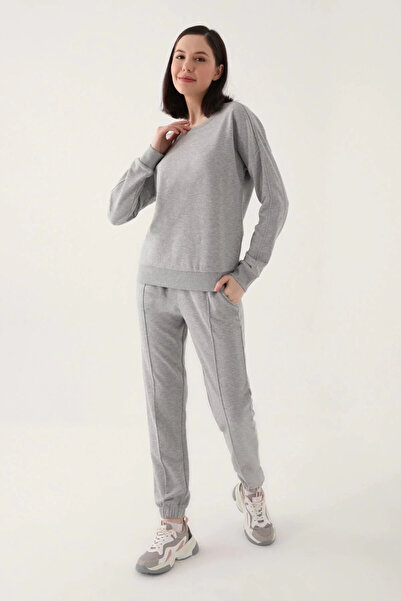 Arnetta Simple Stylish Gray Women's Tracksuit Set