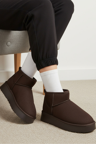 Capone Outfitters Κοντές γυναικείες μπότες Raina με χοντρή σόλα με στρογγυλή μύτη