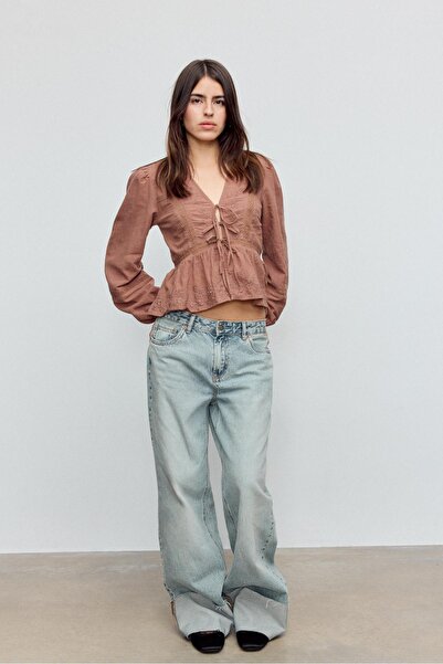 Stradivarius Loose-fitting embroidered knot blouse
