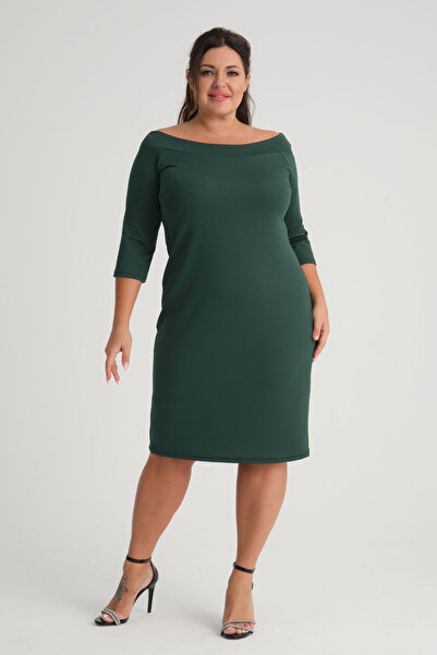 Madwilo Women's Green Carmen Collar Three Quarter Sleeve Plus Size Flexible Crepe Dress