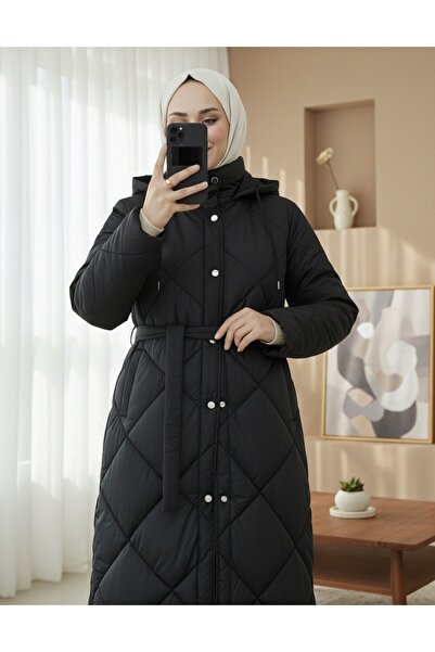 Modamorfo Palton lung matlasat cu centură în talie, cu închidere cu capse în față și căptușit - negru