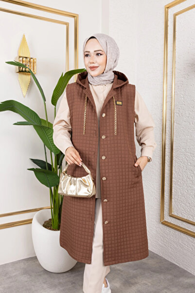 Moda MSK Hooded Quilted Brown Vest with Weapon Detail