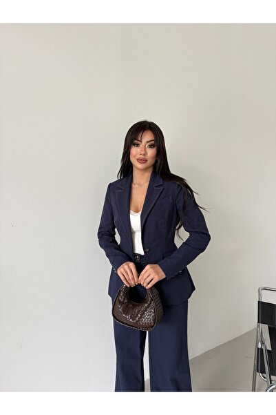 Nadrina Drawing Suit