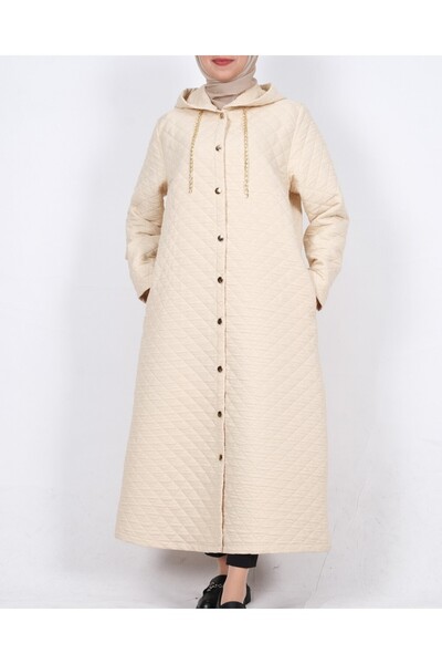 Modamorfo Καπέλο με κουκούλα με λεπτομέρεια από αλυσίδα με κουμπιά και καπιτονέ - Μπεζ