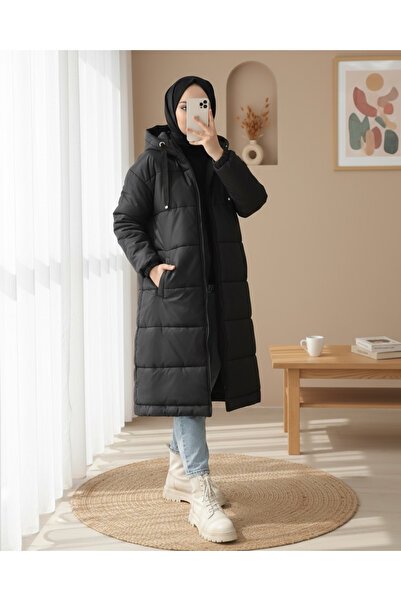 Modamorfo Dlouhý kabát s pevnou kapucí a detailem ptačího oka - černý
