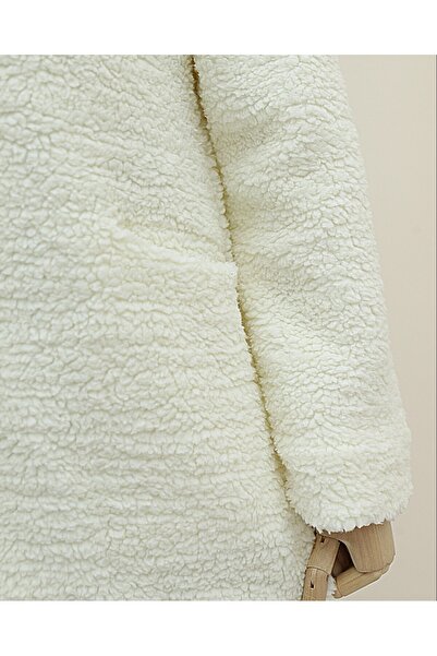 Modamorfo Buttoned lined front pocketed plush coat - ecru