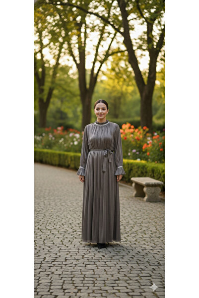 Sevimli Tesettür Janjan Kumaş Abiye Elbise