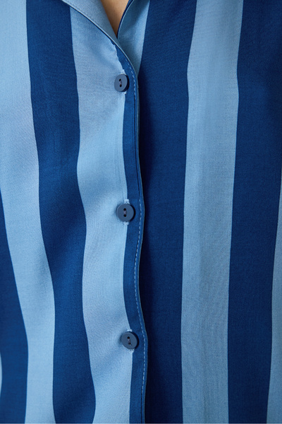 Penti Blue Into The Blue Cămașă cu dungi Guler Cămașă cu mânecă scurtă Pantaloni scurți Set pijama