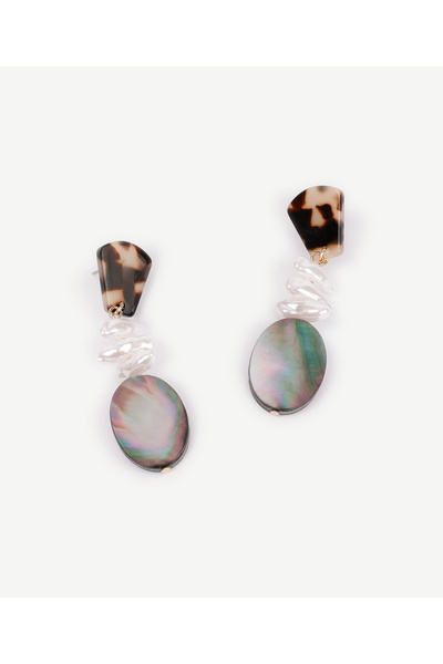 Yargıcı Kabuk Detaylu Akrilik Küpe