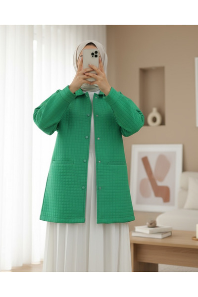 Modamorfo Куртка з капюшоном і кишенями на кнопках - зелена