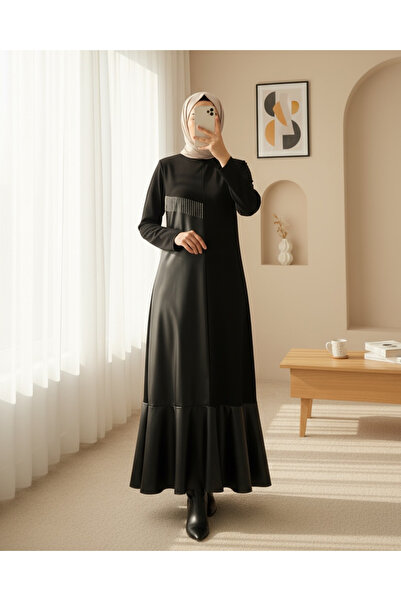 Modamorfo Φόρεμα με μεταλλική αλυσίδα με δερμάτινη λεπτομέρεια