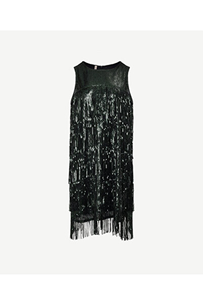 Yargıcı Püsküllü Elbise