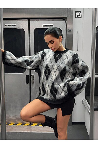 Puella Women's Crew Neck Diamond Patterned Oversize Sweater