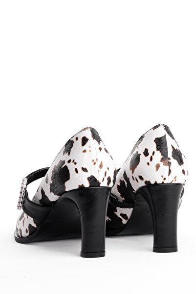 Tasarım Elegant with Its Patterned Buckle, Modern Style, Stylish Everyday High-Heeled Shoes, Fashionable and Makes a Difference.