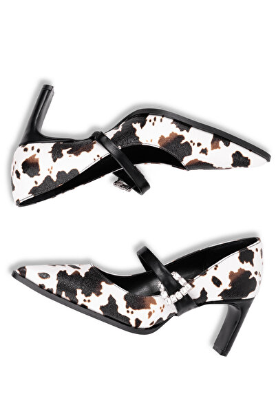 Tasarım Elegant with Its Patterned Buckle, Modern Style, Stylish Everyday High-Heeled Shoes, Fashionable and Makes a Difference.