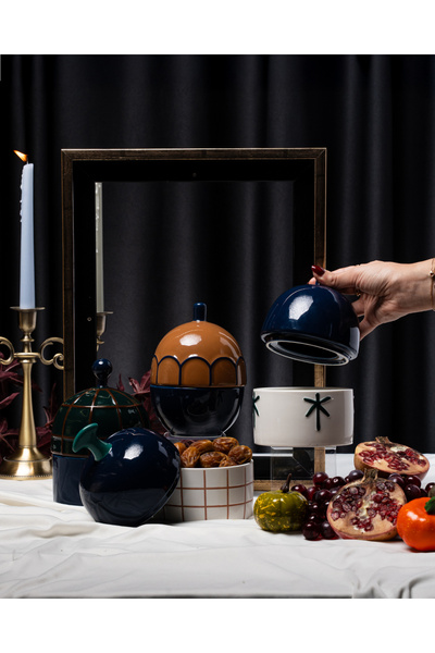 Blends Date Bowl with lid from Merlan