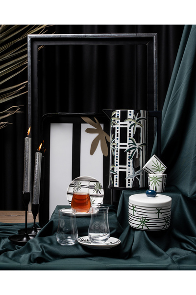 Blends Date Bowl with lid from Simara