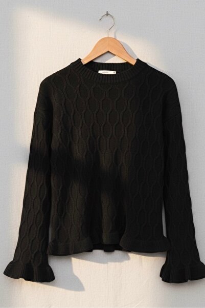 İmajButik Black Waist and Sleeve Cuff Ruffled Knit Sweater