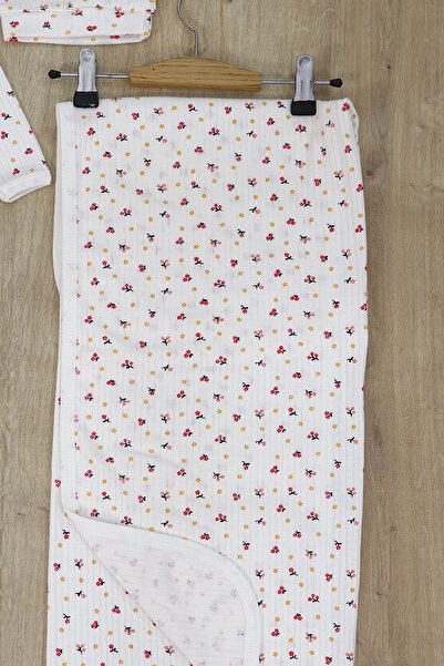 Sitilin Baby Girl White Flower 4-Piece Blanket Hospital Discharge Set Stl7107