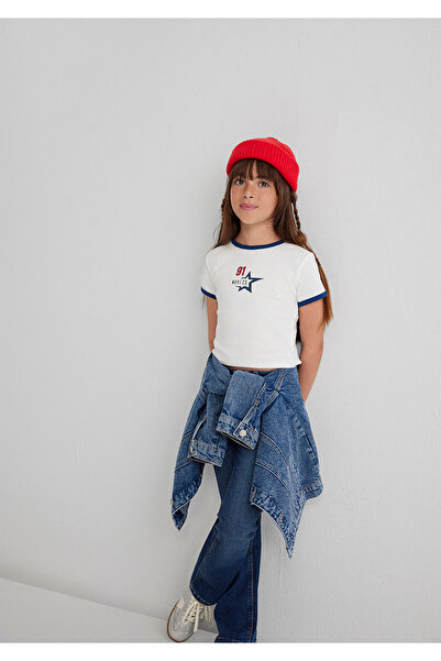 Mavi Bedrucktes Ecru-T-Shirt mit eng anliegendem Schnitt 7610345-70057