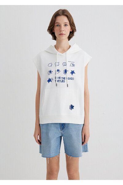 Mavi Ecru-Sweatshirt mit Kapuze und Aufdruck „Indigo Turtles“ 1S10383-70057