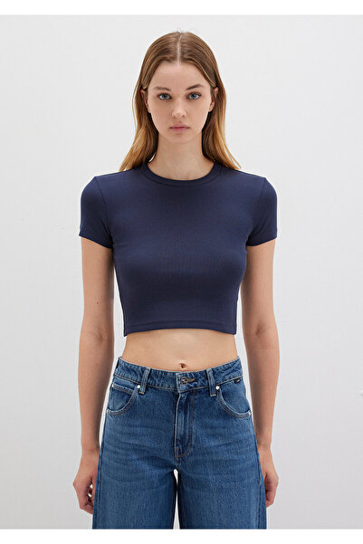 Mavi Marineblaues Basic Crop-T-Shirt / Kurzer Schnitt 1600814-85315
