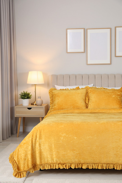 HAMUR Crush Hare Effect Double Bedspread Set with 2 Pillowcases Ruffled Satin Shine Mustard