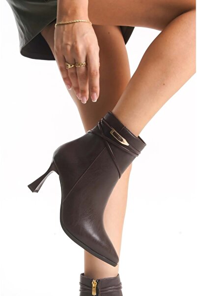 FELES Classic Heeled Women's Boots with Thin Strip Buckle Detail Brown