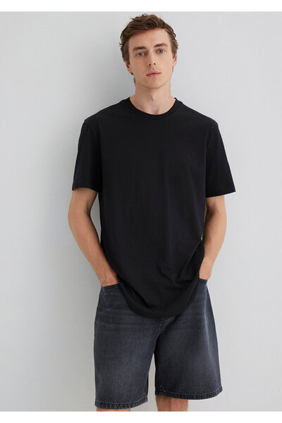 Mavi Langes schwarzes Basic-T-Shirt mit normaler Passform 067082 -900