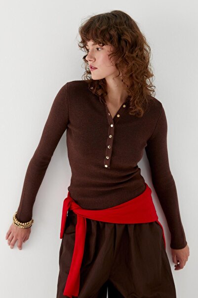 MARKALİSTE Snap-Buttoned High-Neck Sweater Brown